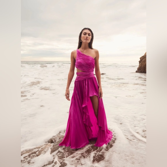 MAC DUGGAL
One Shoulder Pleated Charmeuse Gown with Slit - Picture 1 of 17